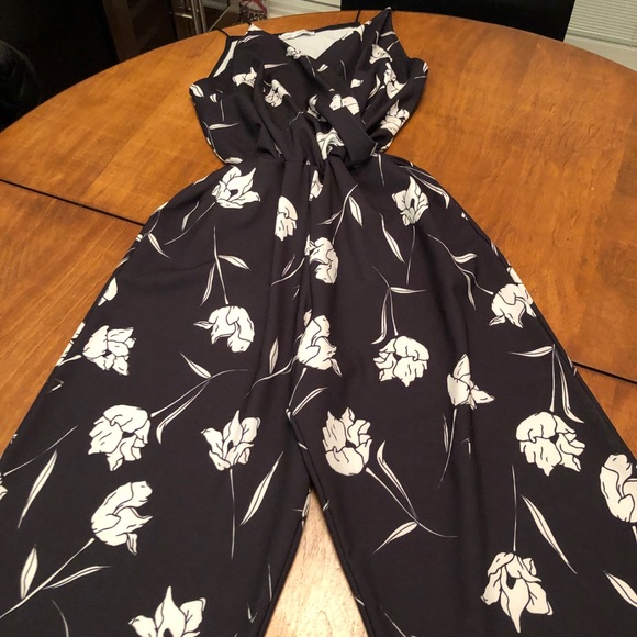 Zara Pants - Zara floral jumpsuit